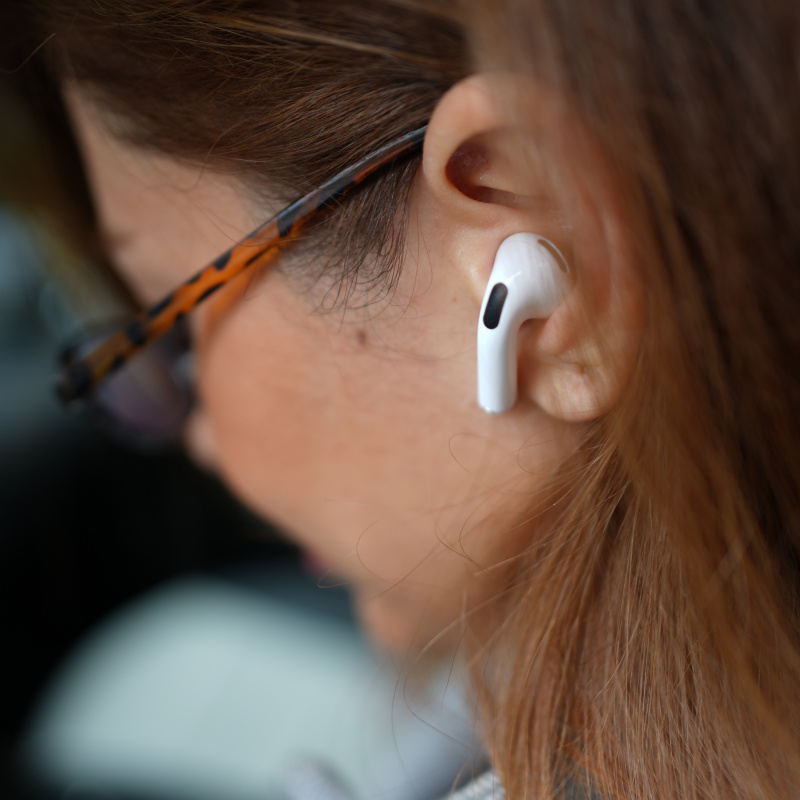 Как подключить две пары беспроводных наушников к компьютеру Mac