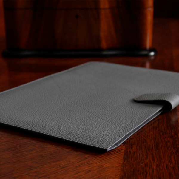 Bustha чехол-папка для MacBook 13.6 Jump Slim Leather (серый) BST755381